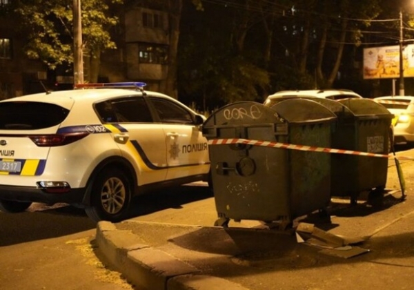 Расчленил и разбросал части тела в мусорных баках: в Одессе задержали подозреваемого в убийстве матери