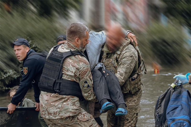 Відкрили вогонь у спини: окупанти на Херсонщині обстріляли човен з цивільними, є вбиті і поранені (фото)