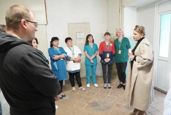 Юлія Тимошенко вчергове побувала у&nbsp;прифронтових містах Донбасу: що&nbsp;привезла лікарням для зимування