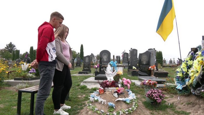 «Навесні на війні загинув брат, а влітку через лікарку помер синочок»: подробиці трагедії у Рівному, де під час пологів загинуло немовля