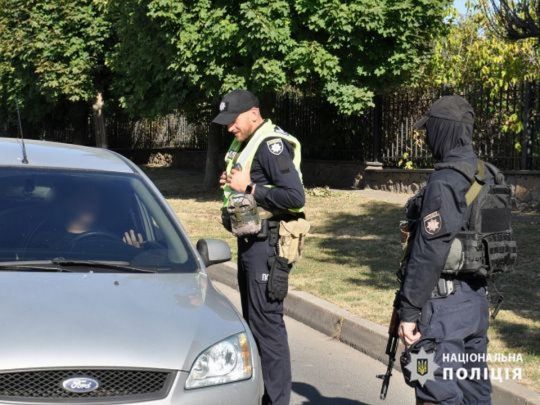 В Києві ввели нові перепустки на авто для їзди в комендантську годину: що робити зі старими