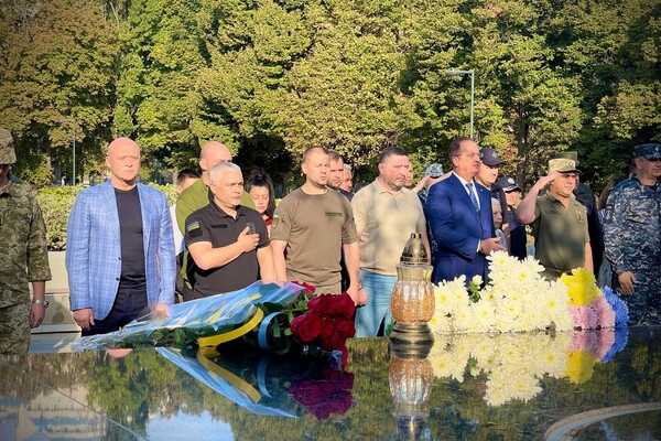 В День защитников и защитниц Украины в Одессе почтили память погибших Героев