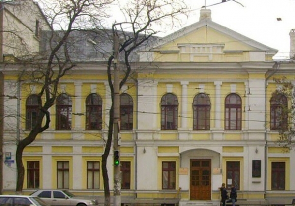 В одесской академии нашли факультет-призрак, декан которого получил более миллиона