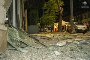 Пострадали более двух десятков авто и 20 домов: как выглядит центр Одессы после удара ракетами 