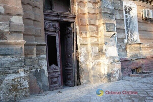 Пострадали более двух десятков авто и 20 домов: как выглядит центр Одессы после удара ракетами 