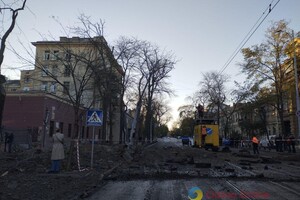 Пострадали более двух десятков авто и 20 домов: как выглядит центр Одессы после удара ракетами 