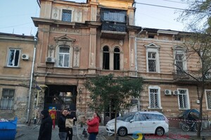 Пострадали более двух десятков авто и 20 домов: как выглядит центр Одессы после удара ракетами 
