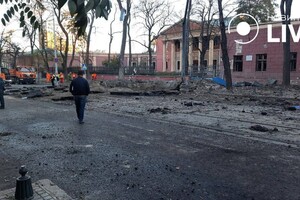 Пострадали более двух десятков авто и 20 домов: как выглядит центр Одессы после удара ракетами 