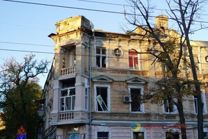 Пострадали более двух десятков авто и 20 домов: как выглядит центр Одессы после удара ракетами 