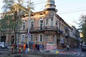 Пострадали более двух десятков авто и 20 домов: как выглядит центр Одессы после удара ракетами 