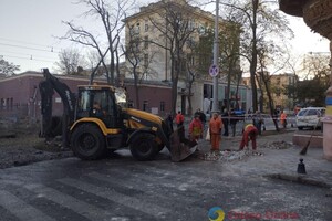 Пострадали более двух десятков авто и 20 домов: как выглядит центр Одессы после удара ракетами 