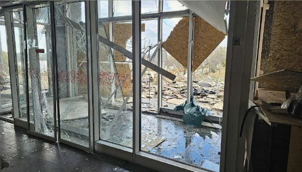 Херсон знову під вогнем окупантів: влучили по&nbsp;обласній бібліотеці