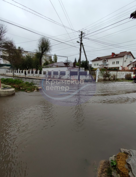 У Криму вирує ураган: окупований півострів йде під воду (фото, відео)