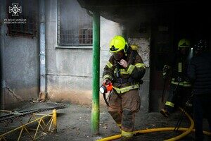 На Семинарской тушили пожар в многоэтажке
