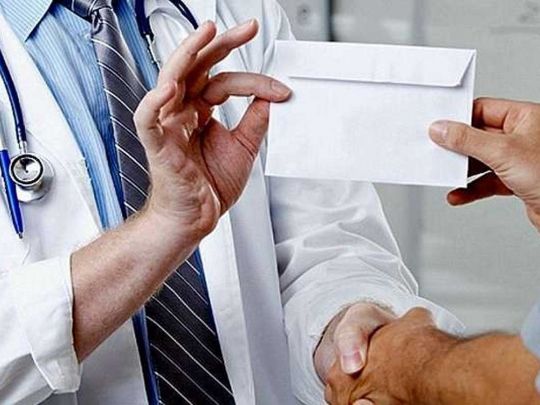 Куди скаржитися пацієнтові, якщо у&nbsp;лікарні вимагали сплатити благодійний внесок: у&nbsp;НСЗУ дали роз'яснення