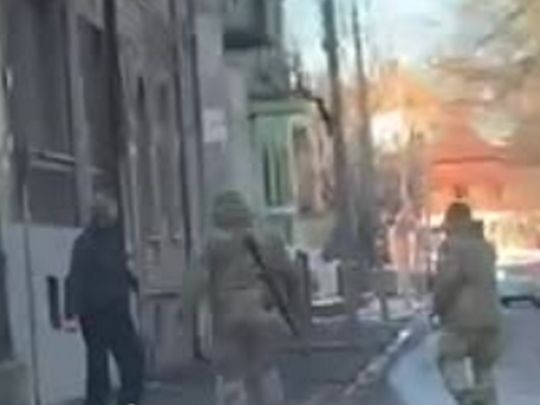 Не&nbsp;взяв повістку&nbsp;&mdash; отримав прикладом: у&nbsp;Чернівцях новий скандал за&nbsp;участю представників ТЦК (відео)