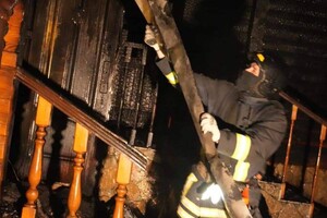 На Тенистой горела трапезная возле церкви