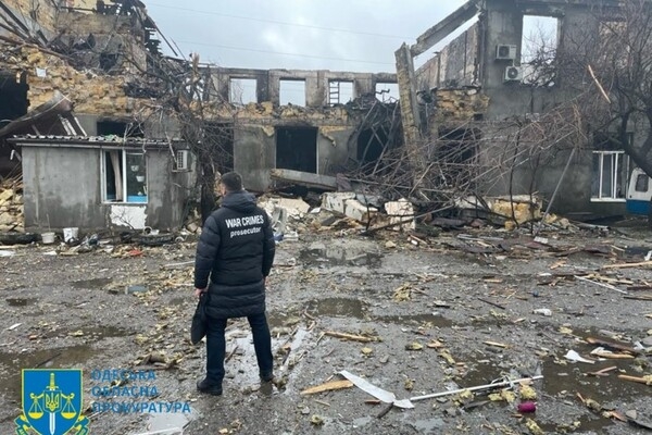 Прокуратура начала расследование: как выглядит место "прилета" в Одессе утром