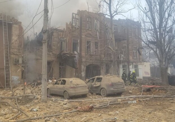 В Одессе за 6 миллионов демонтируют трехэтажный дом, который разрушила ракета