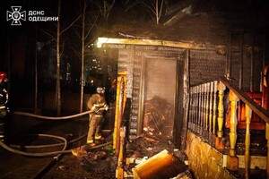 На Тенистой горела трапезная возле церкви