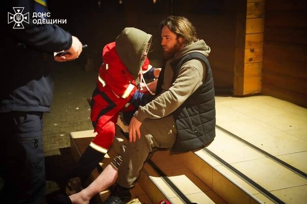 На Тенистой горела трапезная возле церкви