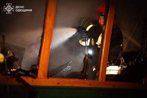 На Тенистой горела трапезная возле церкви