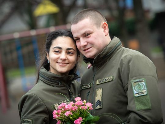 «Через десять днів після весілля чоловік поїхав на Куп’янський напрямок»: історія кохання українських військових, які познайомились на службі