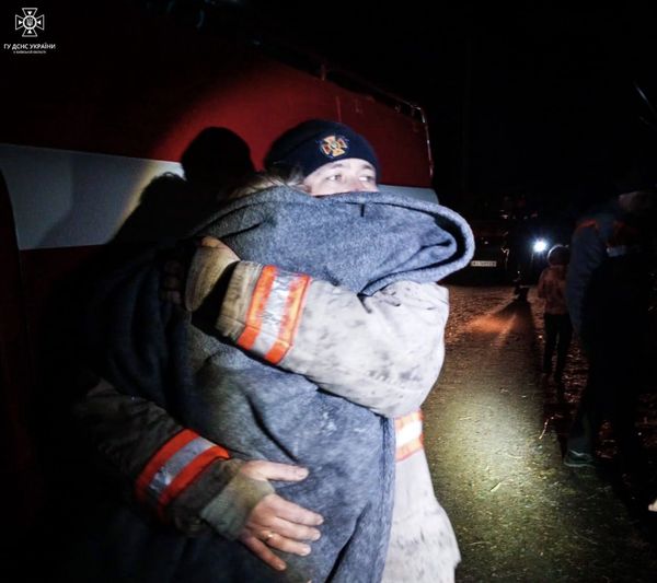 Діти та дорослі потрапили у пастку: під Києвом загорівся будинок, а вихід на вулицю перекривали ґрати
