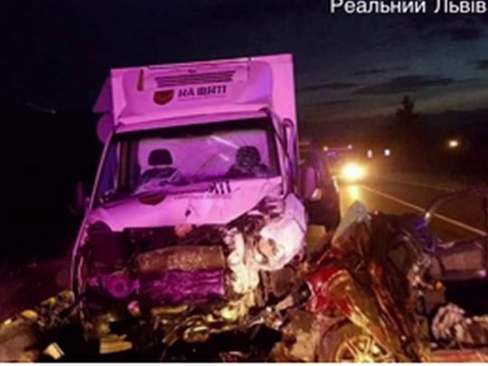 На Львівщині троє людей стали жертвами ДТП за участю автомобіля евакуації загиблих військових (фото)