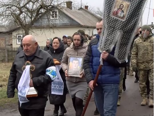 Пішов на прийом до лікаря та додому вже не повернувся: мешканець Рівненщини помер на третій день після раптової мобілізації (відео)