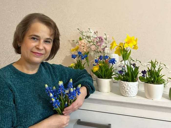 «Побачивши у Facebook мої підсніжники, одна пані присоромила мене: мовляв, навіщо видаю справжні квіти за фарфорові», -- майстриня Вікторія Міщенко