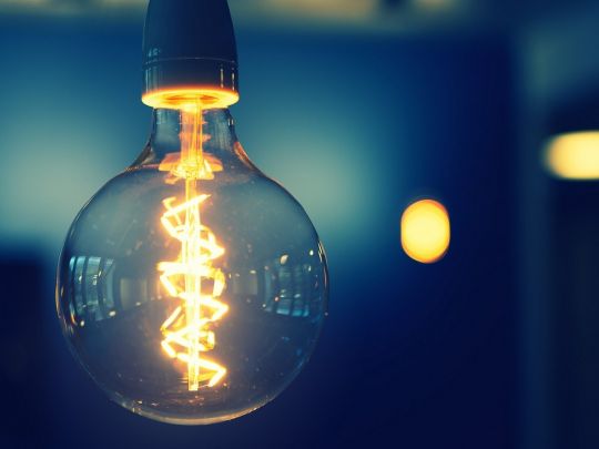 Тарифи на електрику можуть підвищити у два етапи: експерт розповів, коли українцям чекати на перший «ціновий удар»