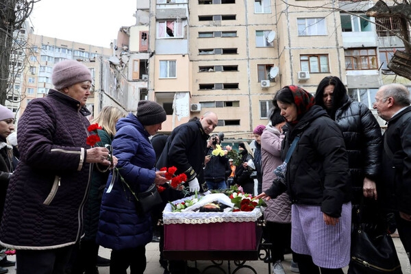 В Одессе простились с врачом, дизайнером и четырехмесячным ребенком, которых убил российский дрон