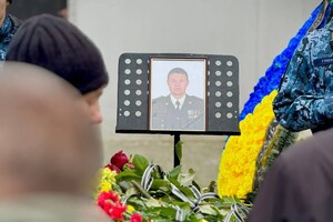В Одессе прошли похороны семьи военных, погибшей в результате атаки 2 марта