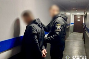 В Одессе двое воруженных грабителей ворвались в квартиру и увезли хозяина в ломбард