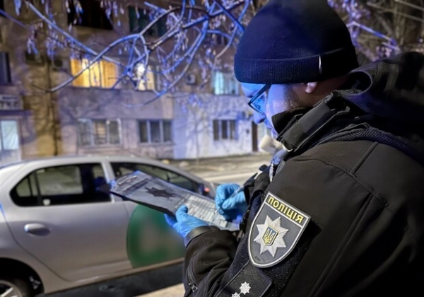 Стрелял в воздух, потому что пассажир курил в салоне: в Одессе задержали таксиста