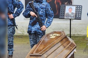 В Одессе прошли похороны семьи военных, погибшей в результате атаки 2 марта