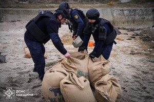 На одесском пляже уничтожили мину: видео подрыва