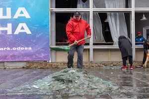 В результате последней ракетной атаки Одессы пострадали 300 квартир и Дворец спорта: ранения получили десять человек