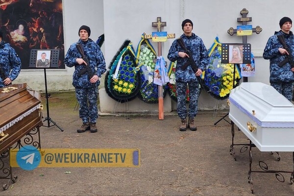 В Одессе прошли похороны семьи военных, погибшей в результате атаки 2 марта