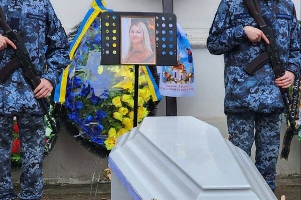 В Одессе прошли похороны семьи военных, погибшей в результате атаки 2 марта