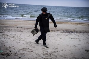 На одесском пляже уничтожили мину: видео подрыва