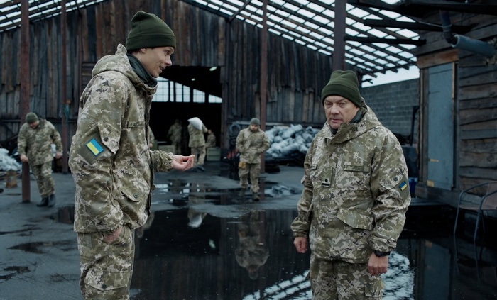 «Ми прокинулися від вибухів, побачили заграву, на місто відразу почали заходити літаки»: відомий актор про життя у Харкові під час великої війни