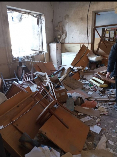 На Херсонщині ворожі дрони атакували «Пункт незламності»: що відомо