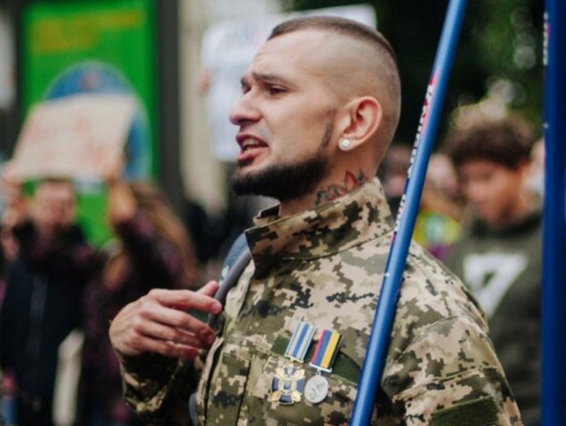 «Оборонці України бувають і геями, тому сприйміть нас такими, якими ми є», — голова об’єднання «Українські ЛГБТ-військові» Віктор Пилипенко