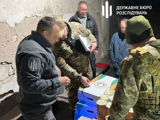 Продавали харчі, призначені для побратимів: на Донеччині перед судом постануть двоє військових