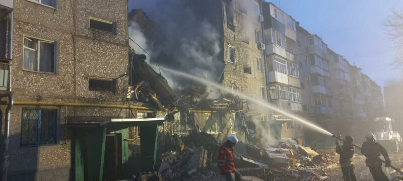 Російські нелюди вдарили по&nbsp;жилих будинках в&nbsp;Сумах і&nbsp;Мирнограді: є&nbsp;загиблі, багато ранених