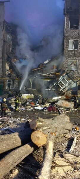 Російські нелюди вдарили по&nbsp;жилих будинках в&nbsp;Сумах і&nbsp;Мирнограді: є&nbsp;загиблі, багато ранених