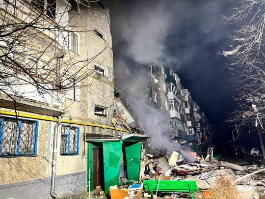 Російські нелюди вдарили по&nbsp;жилих будинках в&nbsp;Сумах і&nbsp;Мирнограді: є&nbsp;загиблі, багато ранених