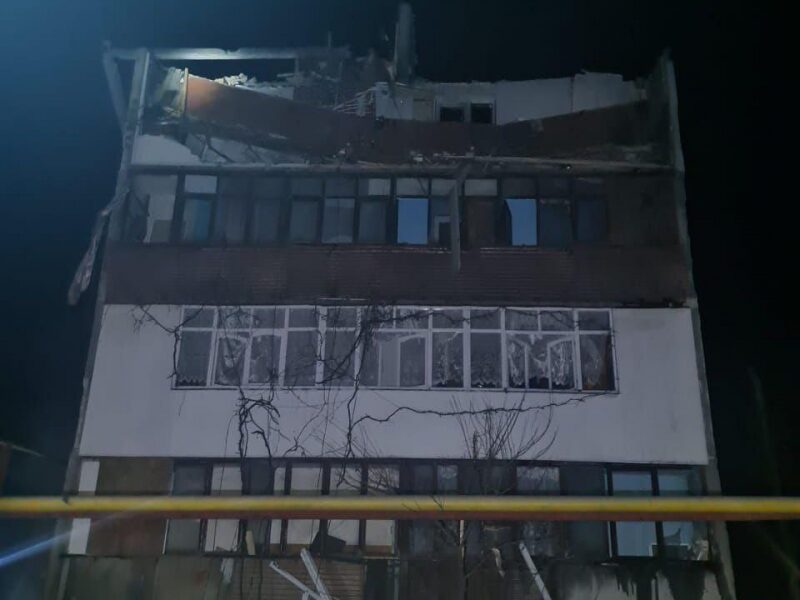 Російські нелюди вдарили по&nbsp;жилих будинках в&nbsp;Сумах і&nbsp;Мирнограді: є&nbsp;загиблі, багато ранених